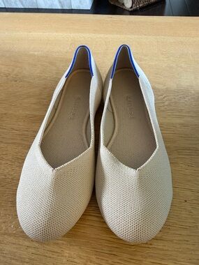 Rothy's Beige Knit Flats with Blue Heel Trim